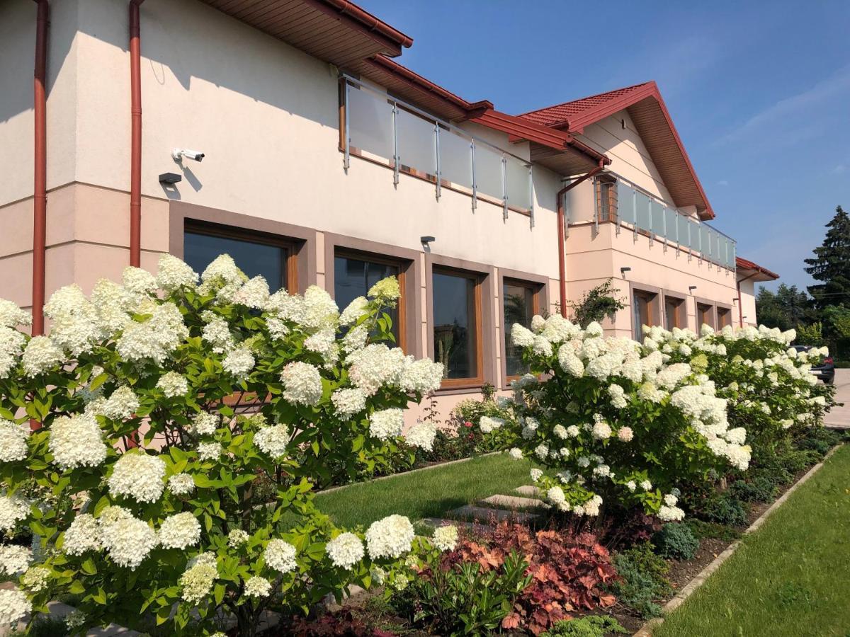 Medical Spa Kwiatowa Leczyca Exterior photo