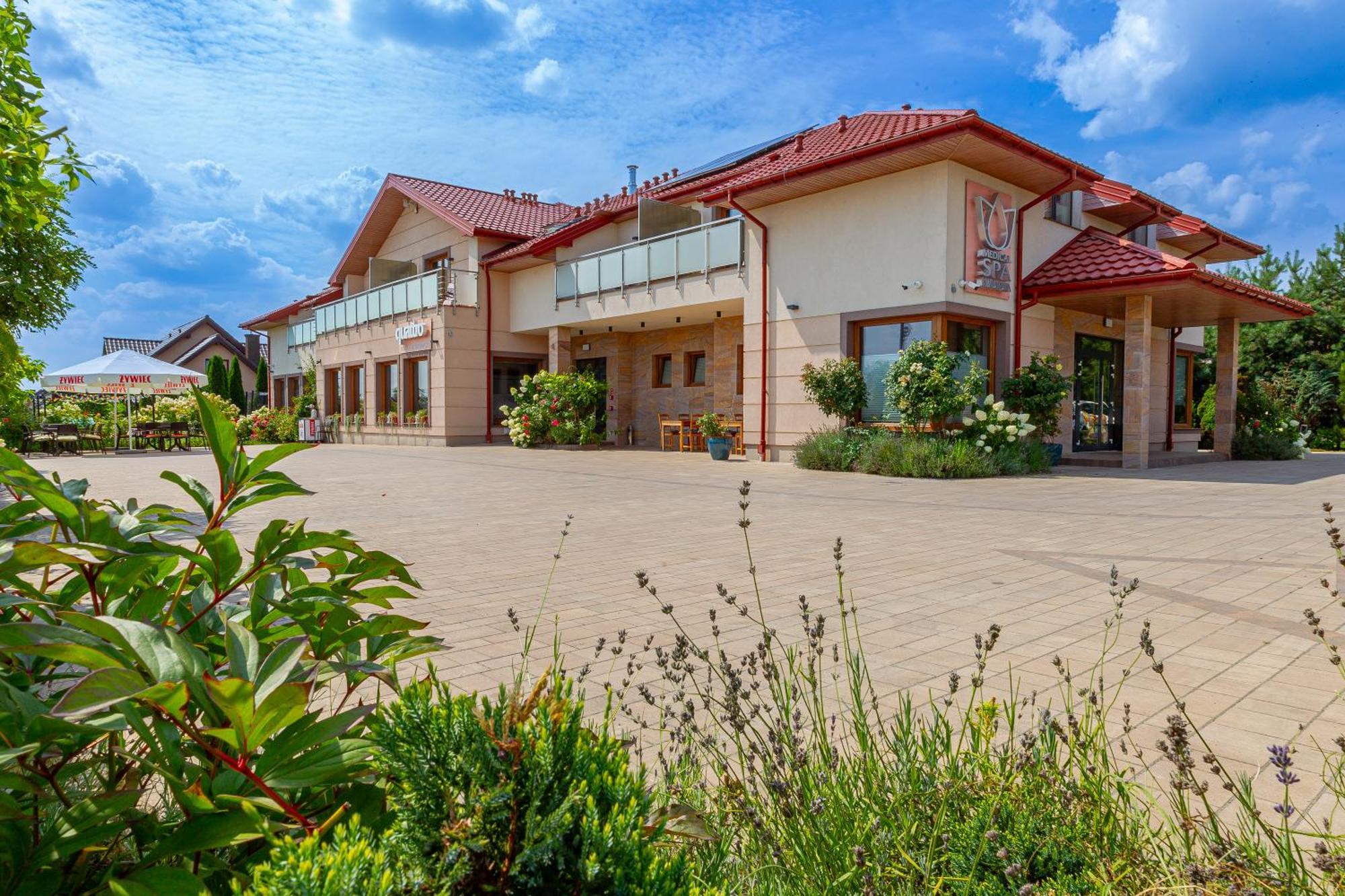 Medical Spa Kwiatowa Leczyca Exterior photo